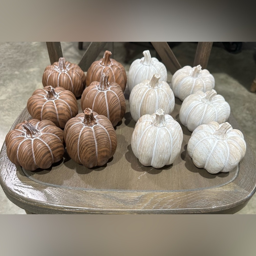 Wooden pumpkins set of 11 approximately‎ 3”x4” 4”x4”